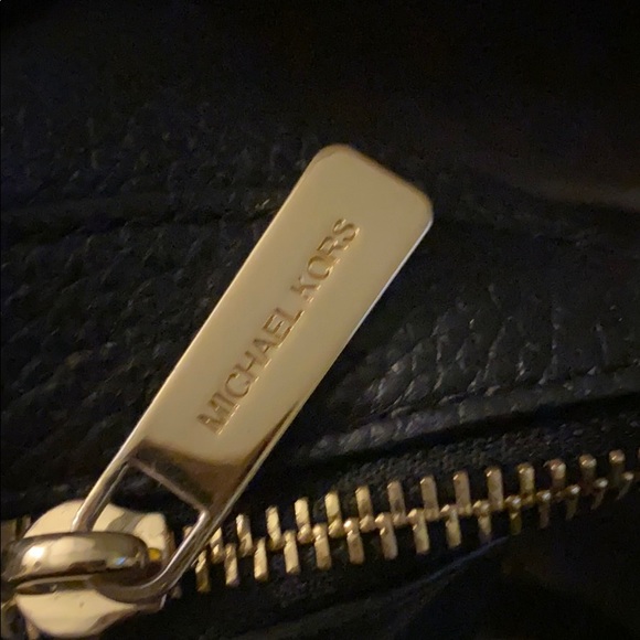 Michael Kors Crossbody - Picture 6 of 7